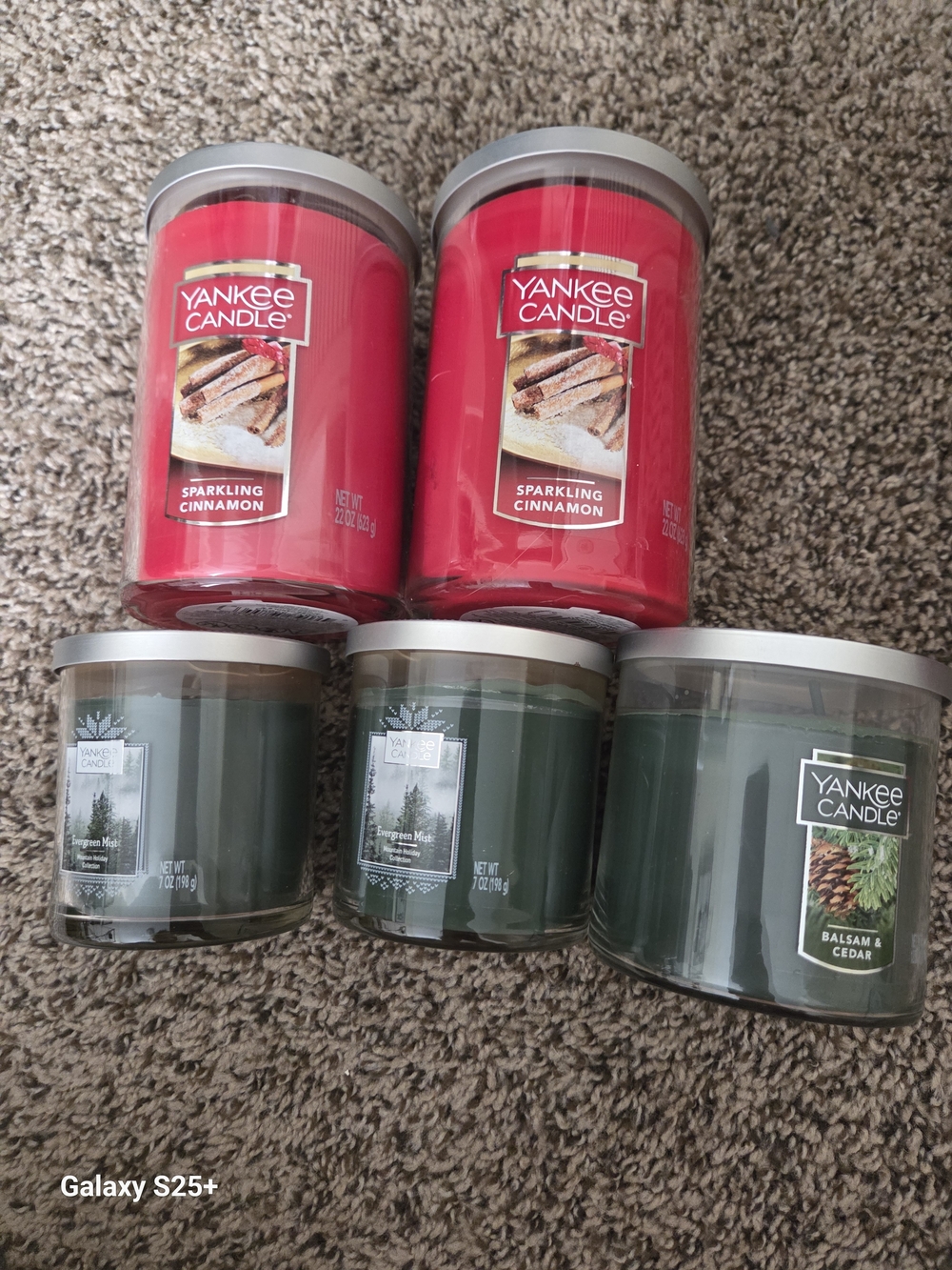 Yankee Candle Red Sparkling Cinnamon & Green Balsam Cedar Jar Candle Set